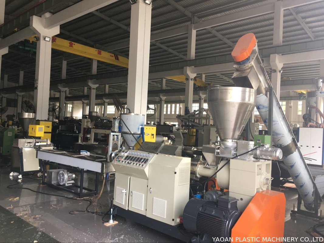 3 Tons Plastic Waste Grinding Machine , Plastic Recycling Extruder Machine